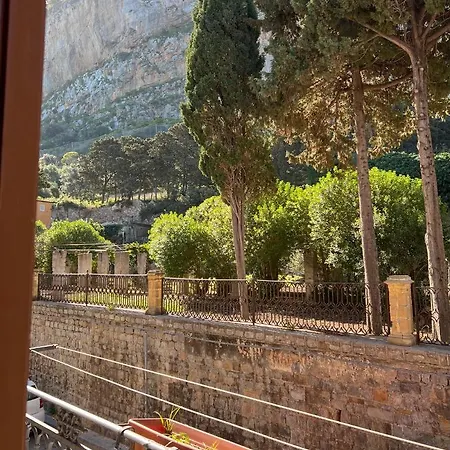 Balcone Sulla Scogliera * Cefalu