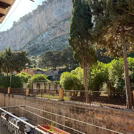 Balcone Sulla Scogliera * Cefalu